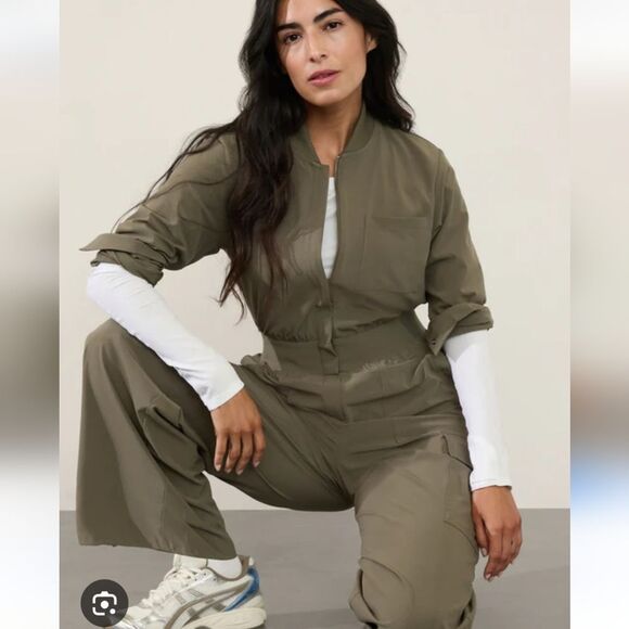 NWT Athleta Brooklin Long Sleeve Jumpsuit Im Army Green Size 16 - Picture 1 of 15